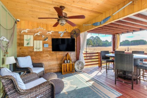 Golf Course Getaway with Private Pool in Chatsworth!